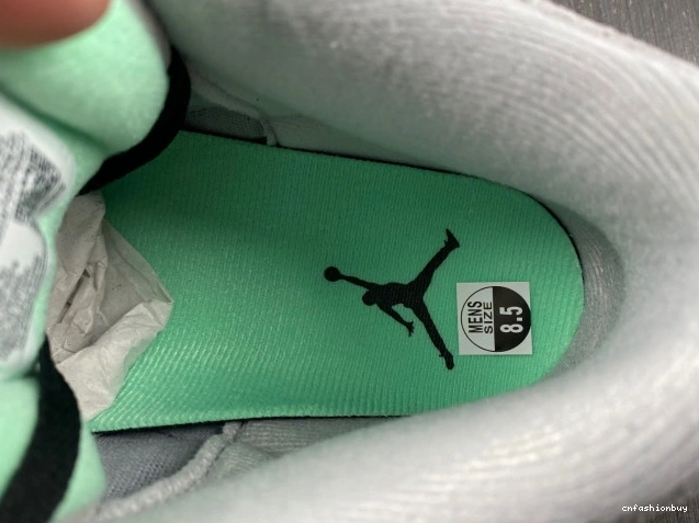 Jordan Green CT8532-031 Glow Air 3 1211